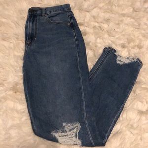 American eagle dark wash ripped mom jeans